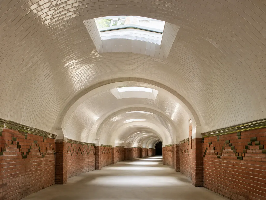 The 1 km of light-filled underground tunnel galleries