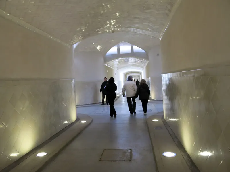 The underground galleries that link the pavilions